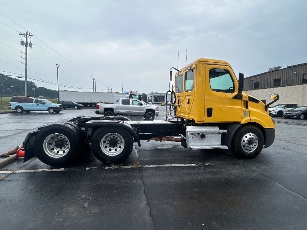 Day Cab Tractor-Heavy Duty Tractors-Freightliner-2020-T11664ST-Atlanta (Forest Park)-GA-449,888\n\t\tmiles-$ 41,250 - Image 8