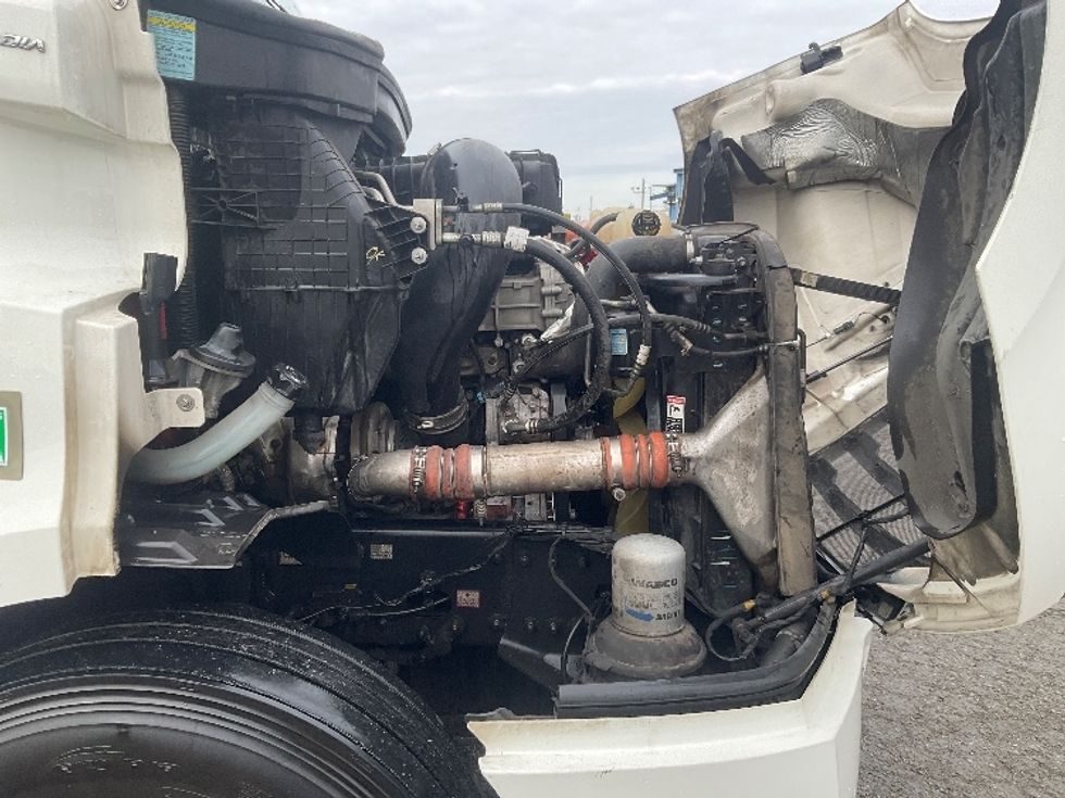 Day Cab Tractor-Heavy Duty Tractors-Freightliner-2020-T11664ST-Austin-TX-515,555\n\t\tmiles-$ 42,250 - Image 15