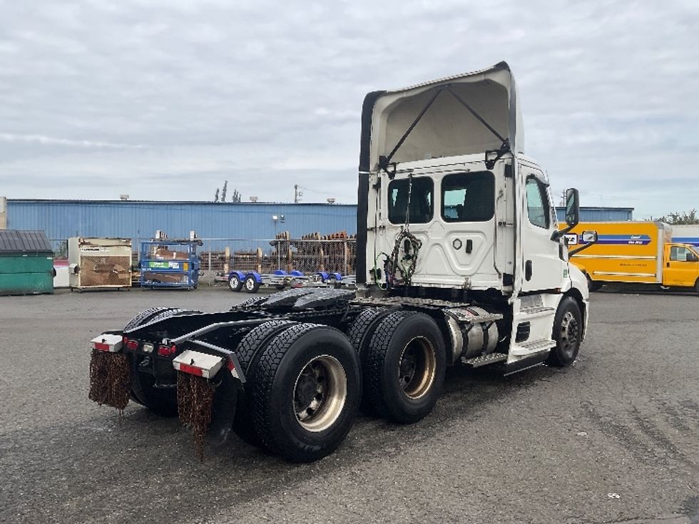 Day Cab Tractor-Heavy Duty Tractors-Freightliner-2020-T11664ST-Austin-TX-515,555\n\t\tmiles-$ 42,250 - Image 7