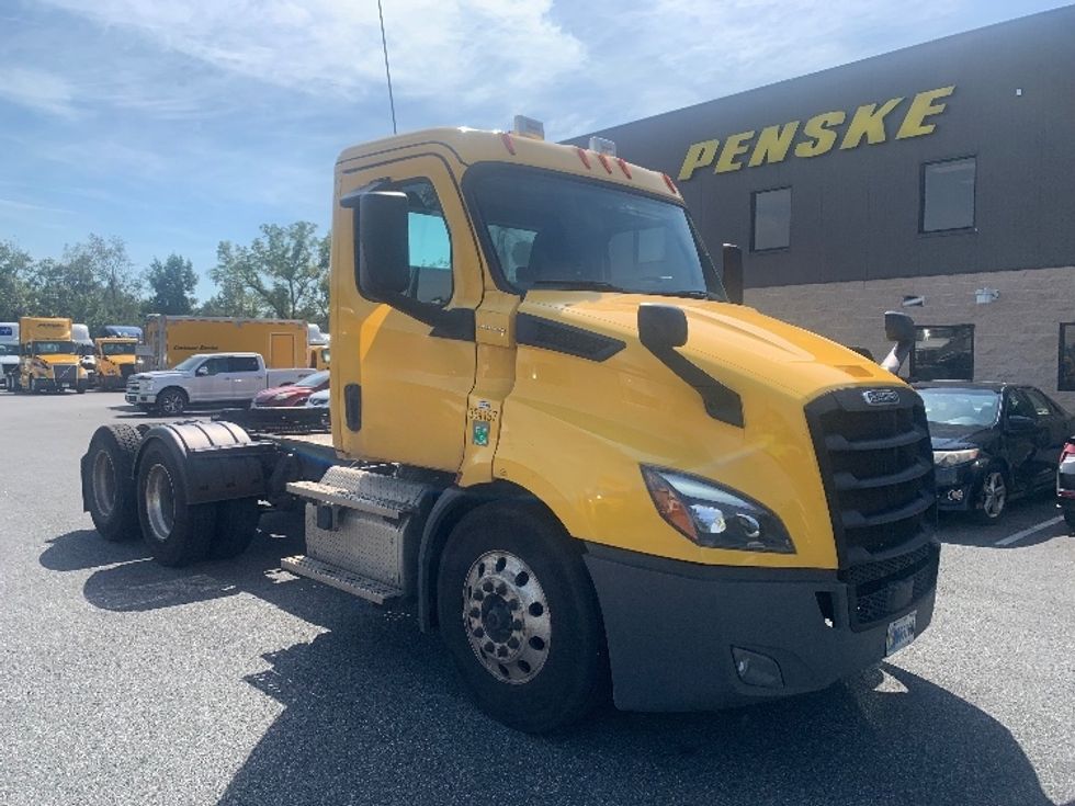Day Cab Tractor-Heavy Duty Tractors-Freightliner-2020-T11664ST-Belcamp-MD-427,627\n\t\tmiles-$ 40,250 - Image 1