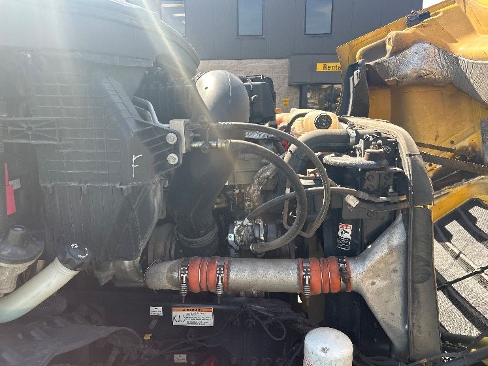 Day Cab Tractor-Heavy Duty Tractors-Freightliner-2020-T11664ST-Belcamp-MD-489,727\n\t\tmiles-$ 40,000 - Image 15