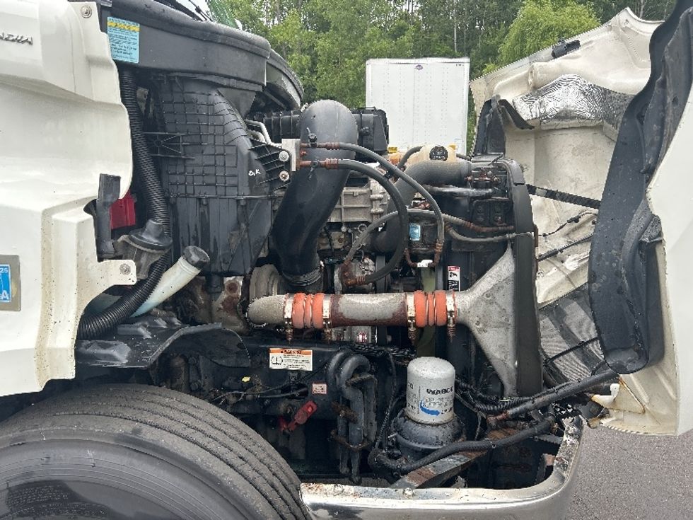 Day Cab Tractor-Heavy Duty Tractors-Freightliner-2020-T11664ST-Binghamton-NY-326,730\n\t\tmiles-$ 49,500 - Image 15