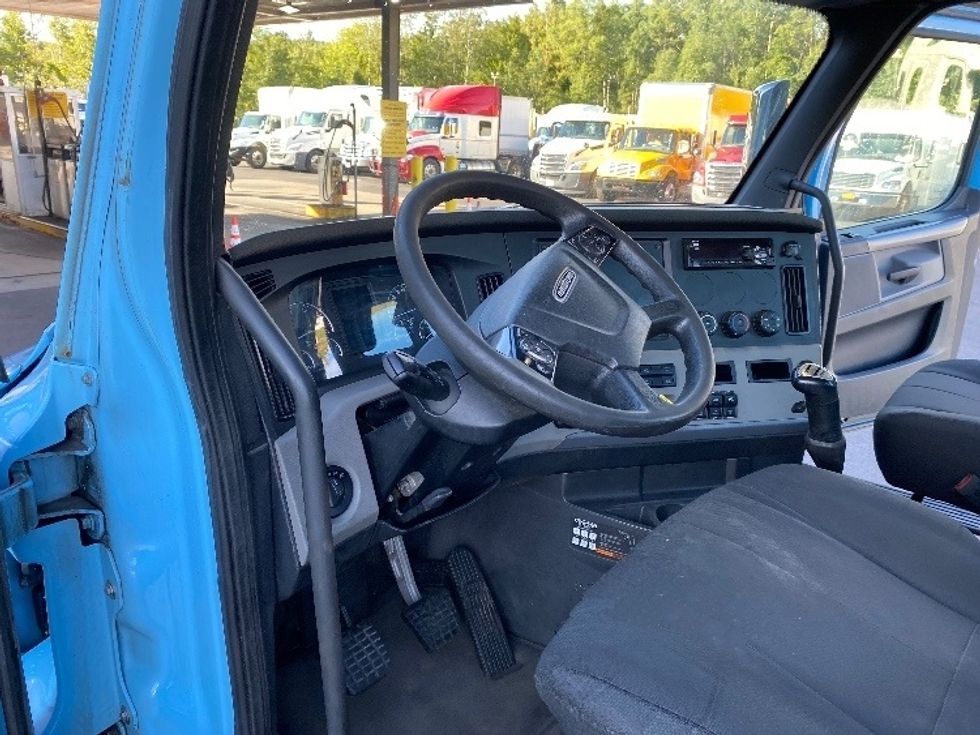 Day Cab Tractor-Heavy Duty Tractors-Freightliner-2020-T11664ST-Binghamton-NY-509,745\n\t\tmiles-$ 33,250 - Image 10