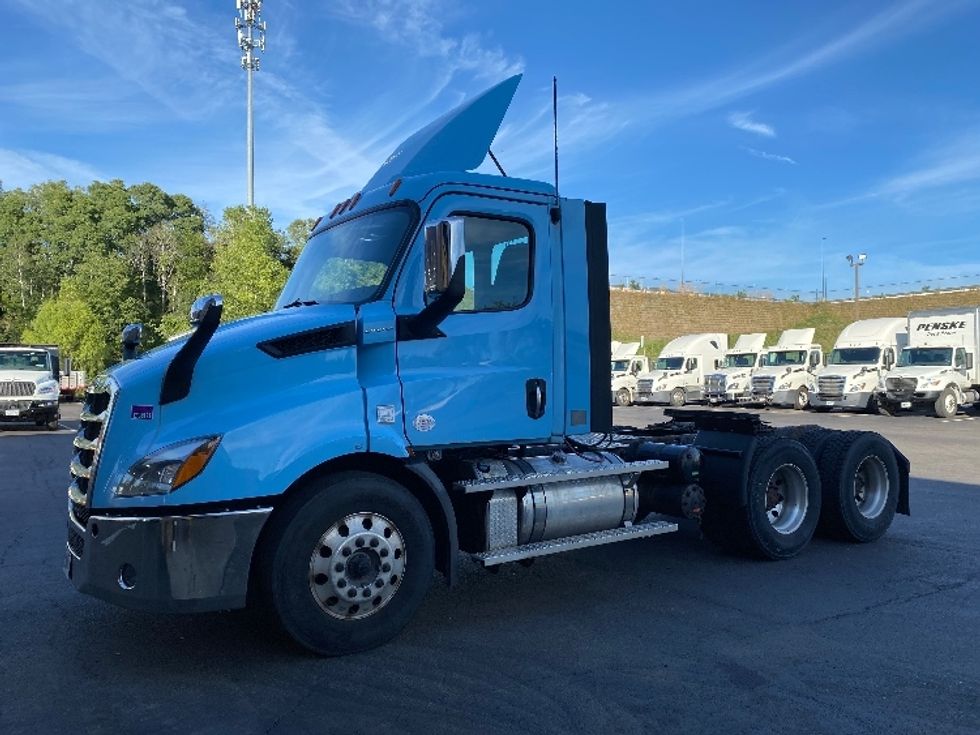 Day Cab Tractor-Heavy Duty Tractors-Freightliner-2020-T11664ST-Binghamton-NY-509,745\n\t\tmiles-$ 33,250 - Image 3