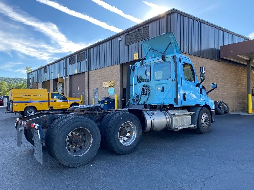 Day Cab Tractor-Heavy Duty Tractors-Freightliner-2020-T11664ST-Binghamton-NY-509,745\n\t\tmiles-$ 33,250 - Image 7