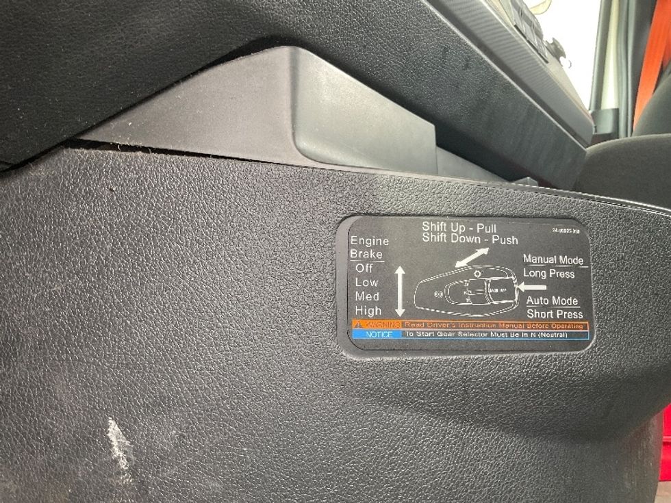 Day Cab Tractor-Heavy Duty Tractors-Freightliner-2020-T11664ST-Bowling Green-KY-489,867\n\t\tmiles-$ 44,250 - Image 17