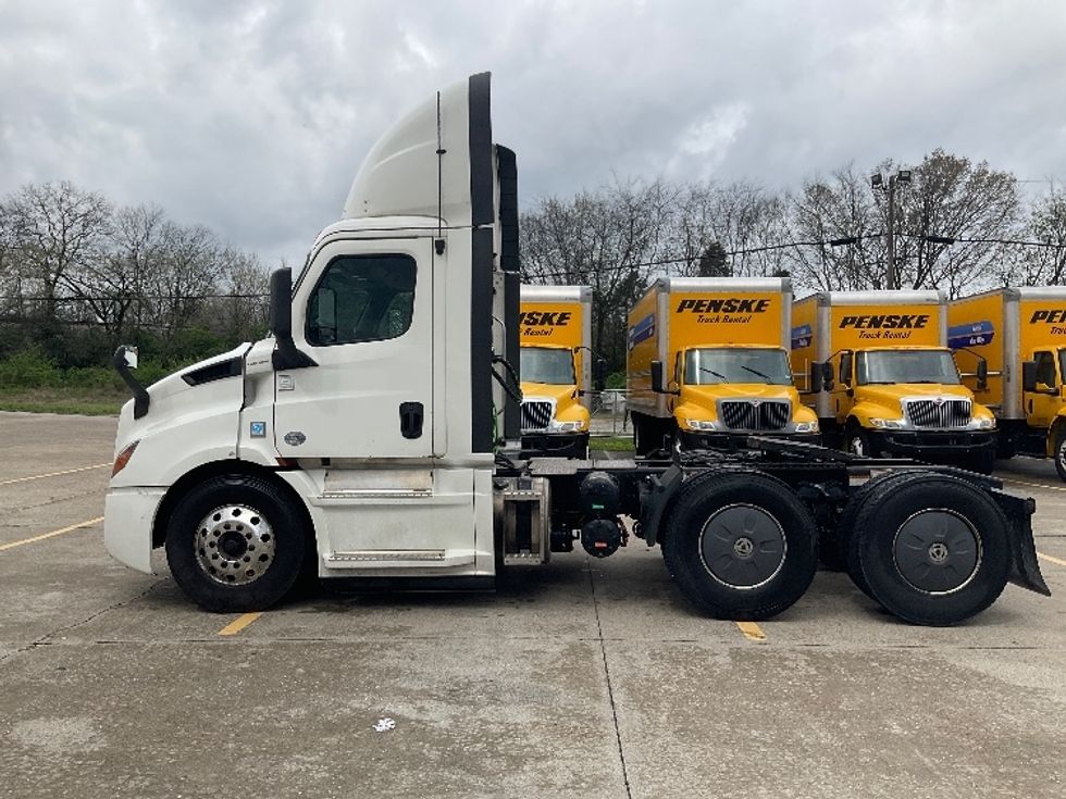 Day Cab Tractor-Heavy Duty Tractors-Freightliner-2020-T11664ST-Bowling Green-KY-489,867\n\t\tmiles-$ 44,250 - Image 4