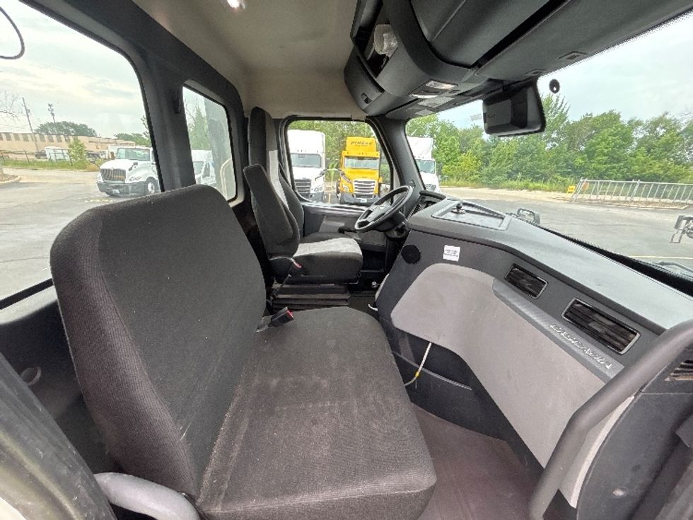 2020 Freightliner Cascadia 116" Day cab photo 12