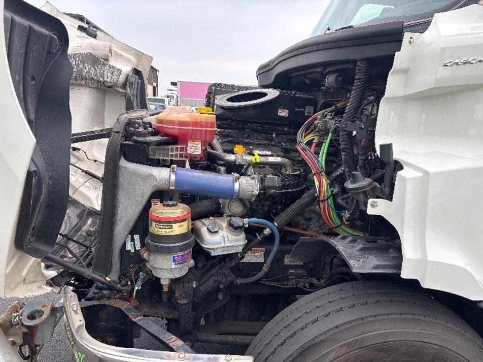 2020 Freightliner Cascadia 116" Day cab photo 14