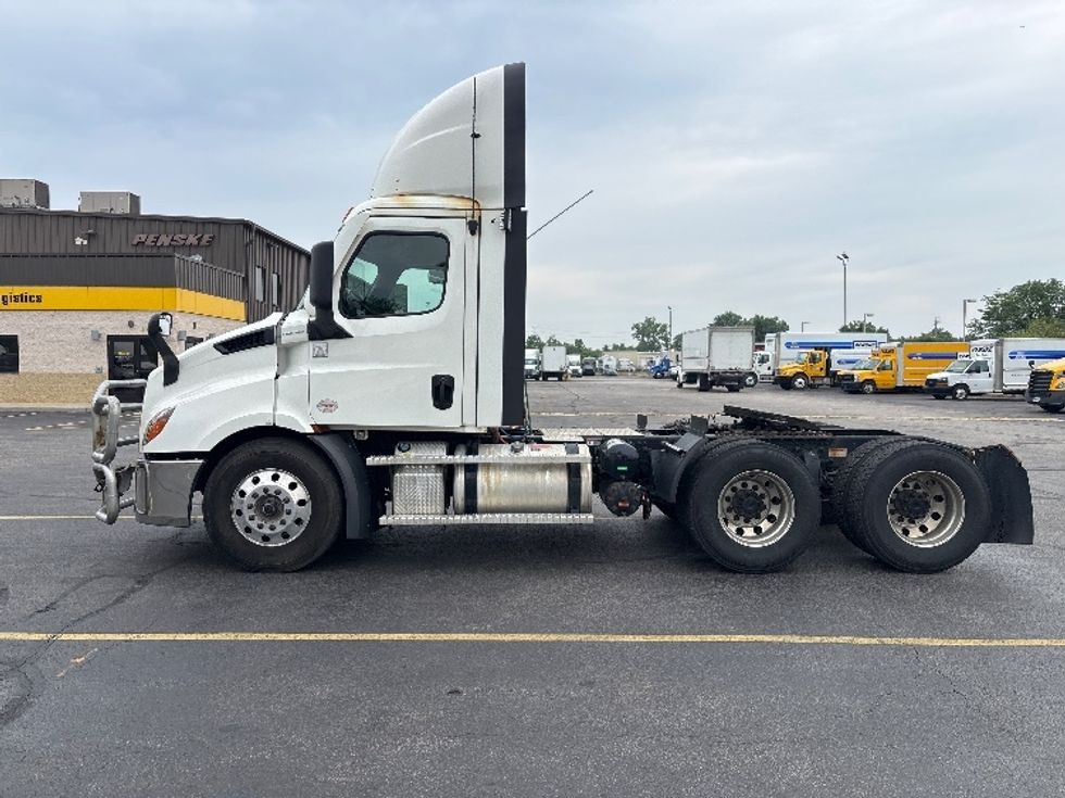 2020 Freightliner Cascadia 116" Day cab photo 4