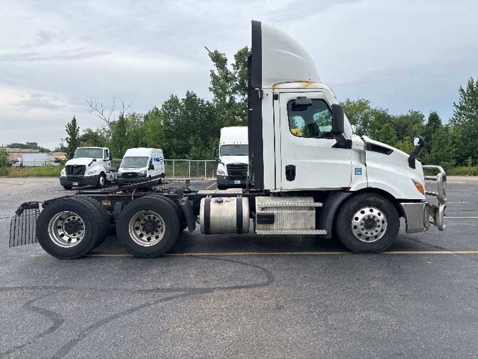 2020 Freightliner Cascadia 116" Day cab photo 7