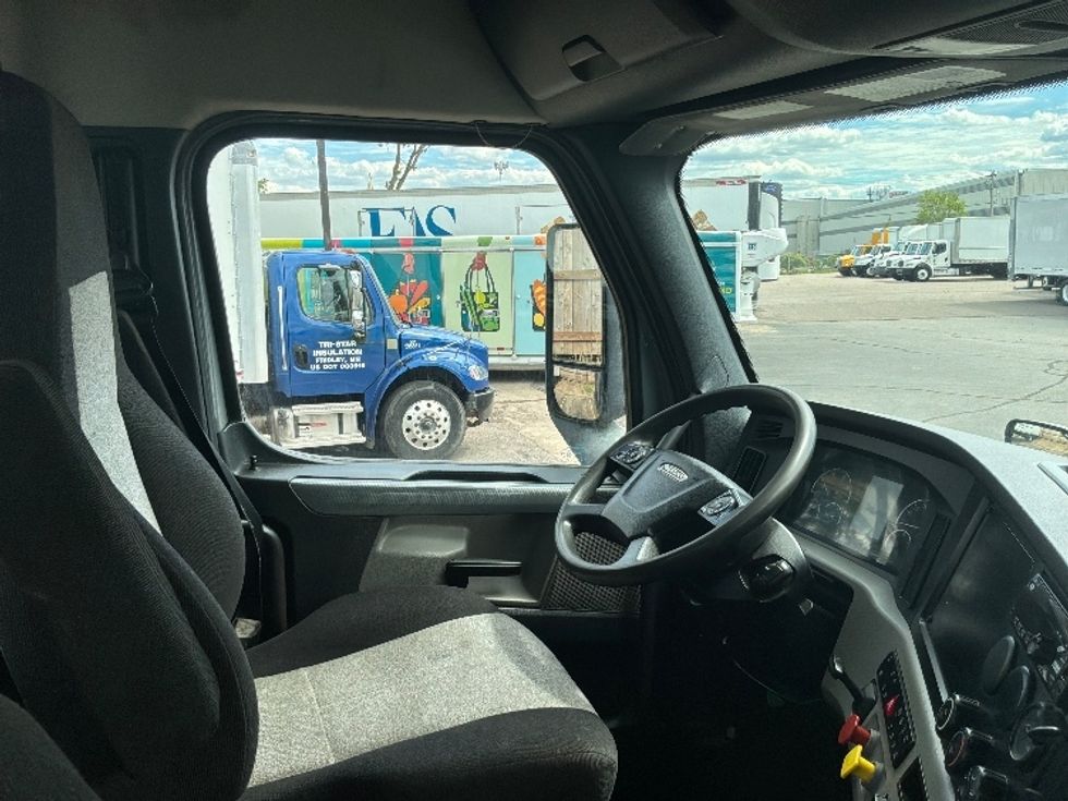 Day Cab Tractor-Heavy Duty Tractors-Freightliner-2020-T11664ST-Brooklyn Park-MN-199,062\n\t\tmiles-$ 58,000 - Image 14