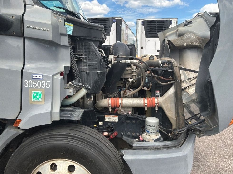 Day Cab Tractor-Heavy Duty Tractors-Freightliner-2020-T11664ST-Brooklyn Park-MN-199,062\n\t\tmiles-$ 58,000 - Image 15