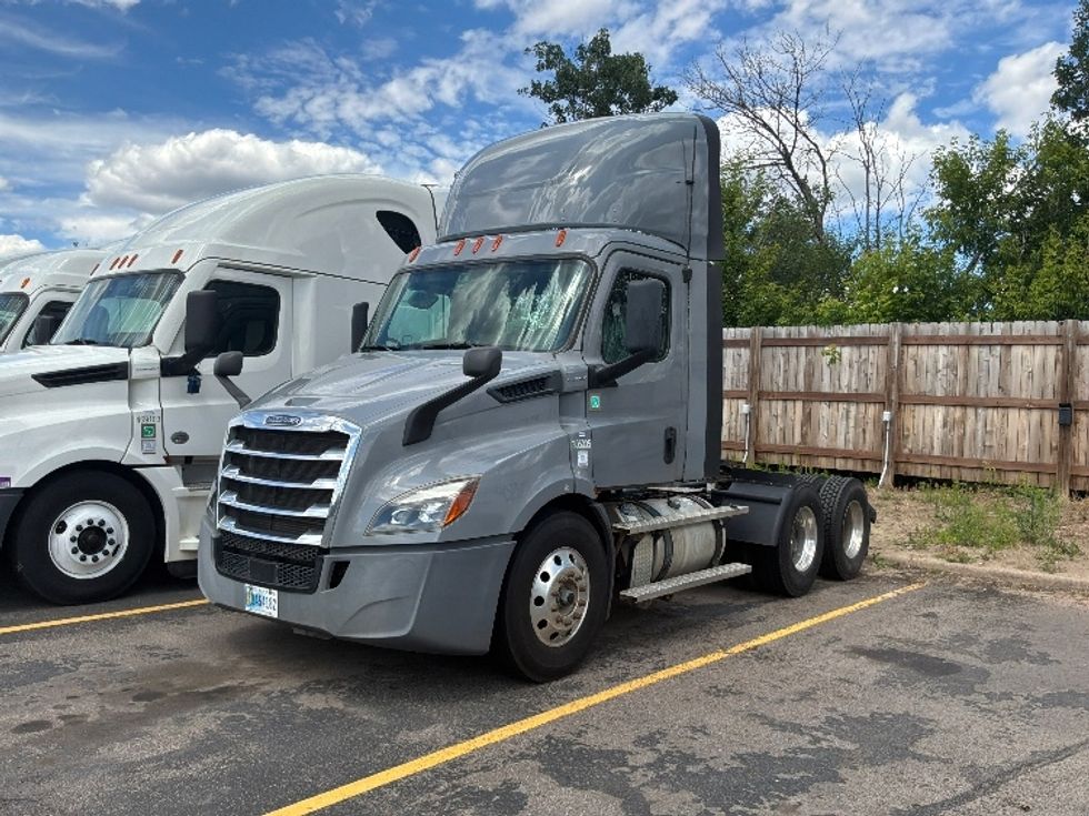 Day Cab Tractor-Heavy Duty Tractors-Freightliner-2020-T11664ST-Brooklyn Park-MN-199,062\n\t\tmiles-$ 58,000 - Image 3