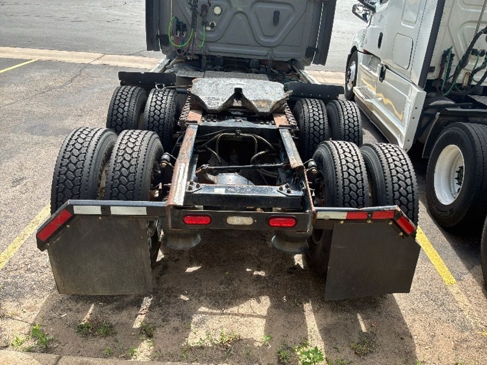 Day Cab Tractor-Heavy Duty Tractors-Freightliner-2020-T11664ST-Brooklyn Park-MN-199,062\n\t\tmiles-$ 58,000 - Image 6