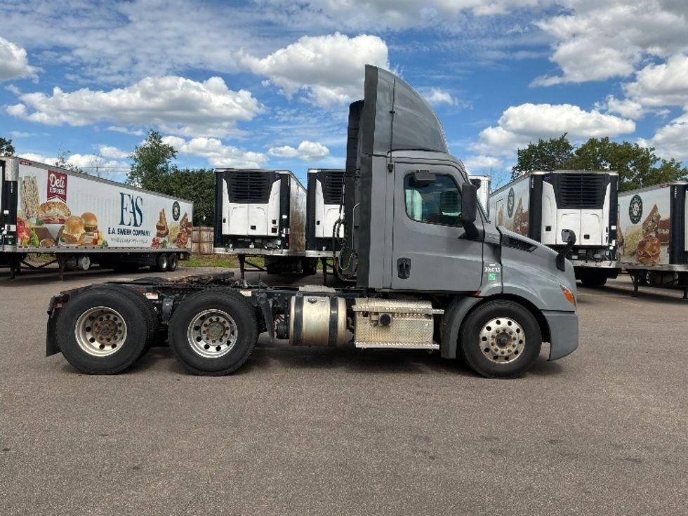 Day Cab Tractor-Heavy Duty Tractors-Freightliner-2020-T11664ST-Brooklyn Park-MN-199,062\n\t\tmiles-$ 58,000 - Image 8