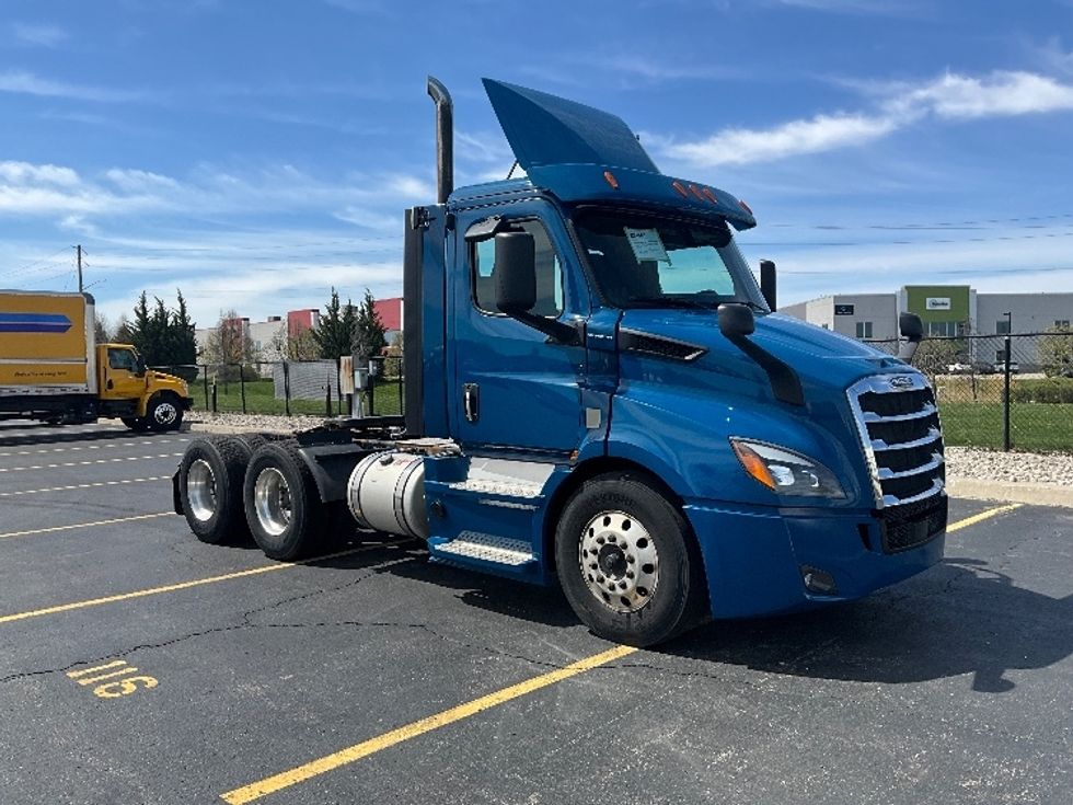 Day Cab Tractor-Heavy Duty Tractors-Freightliner-2020-T11664ST-Cambridge-ON-485,421\n\t\tkm-$ 58,000 - Image 1