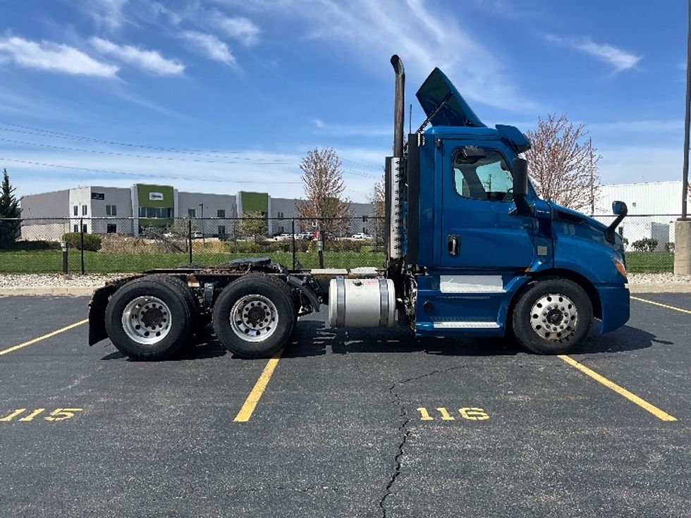 Day Cab Tractor-Heavy Duty Tractors-Freightliner-2020-T11664ST-Cambridge-ON-485,421\n\t\tkm-$ 58,000 - Image 8