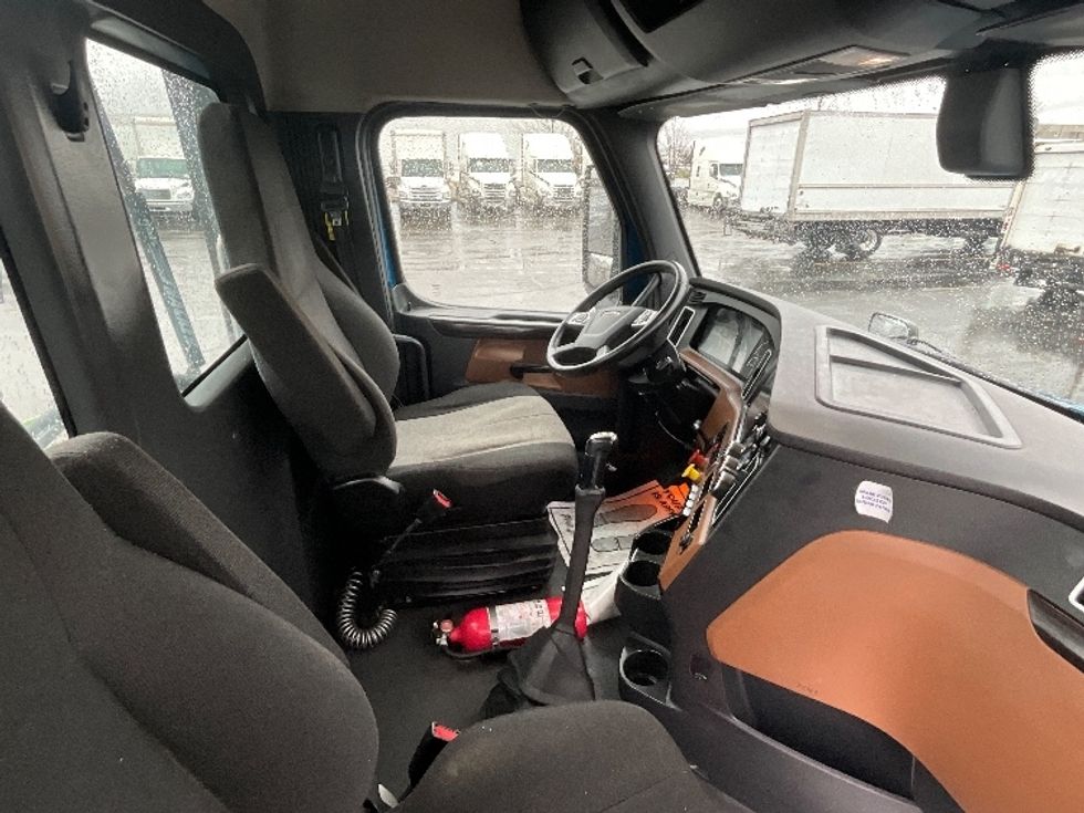 Day Cab Tractor-Heavy Duty Tractors-Freightliner-2020-T11664ST-Cambridge-ON-607,734\n\t\tkm-$ 49,000 - Image 14