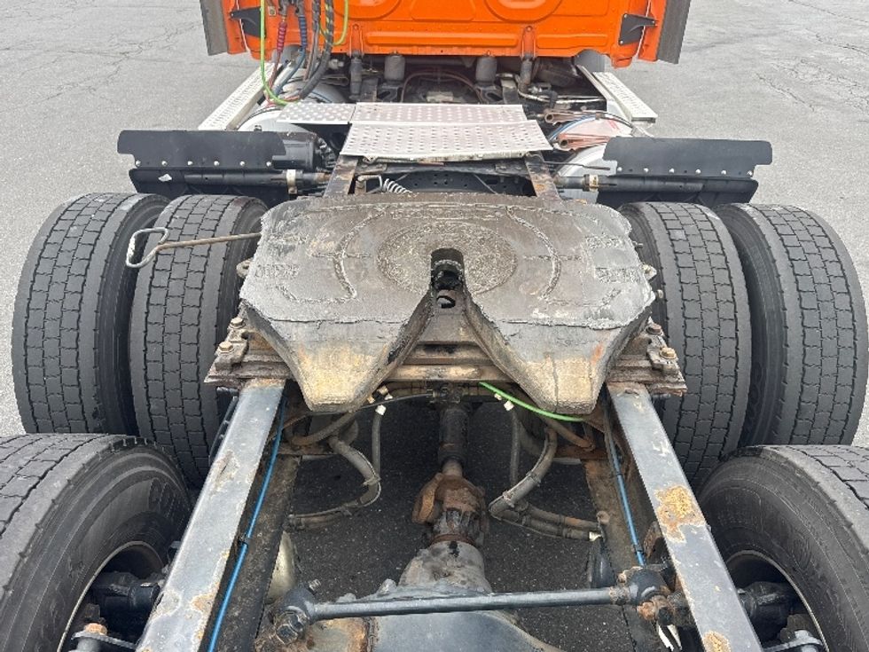 Day Cab Tractor-Heavy Duty Tractors-Freightliner-2020-T11664ST-Chicopee-MA-152,032\n\t\tmiles-$ 52,250 - Image 6