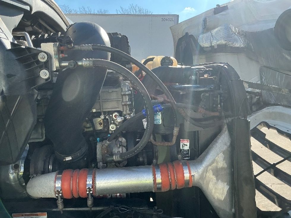 Day Cab Tractor-Heavy Duty Tractors-Freightliner-2020-T11664ST-Chicopee-MA-302,259\n\t\tmiles-$ 46,750 - Image 15