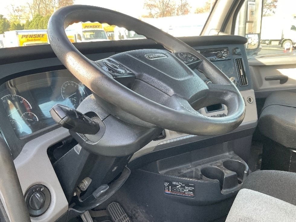 Day Cab Tractor-Heavy Duty Tractors-Freightliner-2020-T11664ST-Chicopee-MA-305,540\n\t\tmiles-$ 51,000 - Image 10