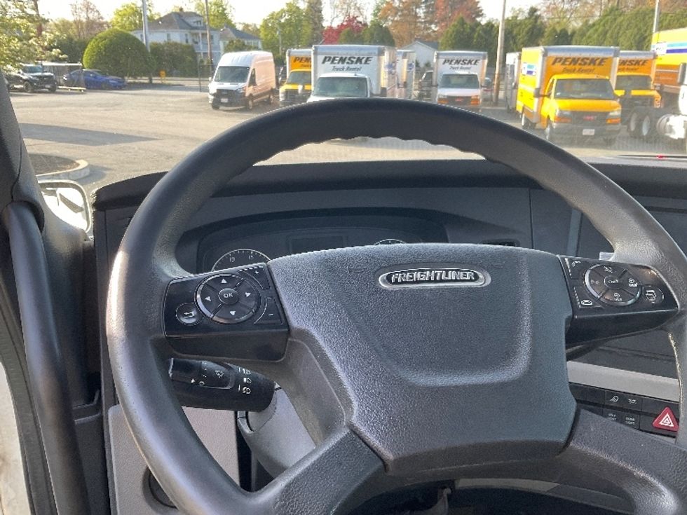 Day Cab Tractor-Heavy Duty Tractors-Freightliner-2020-T11664ST-Chicopee-MA-305,540\n\t\tmiles-$ 51,000 - Image 11