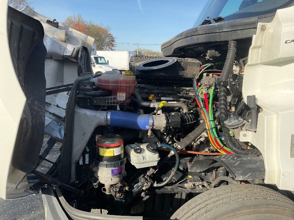 Day Cab Tractor-Heavy Duty Tractors-Freightliner-2020-T11664ST-Chicopee-MA-305,540\n\t\tmiles-$ 51,000 - Image 16