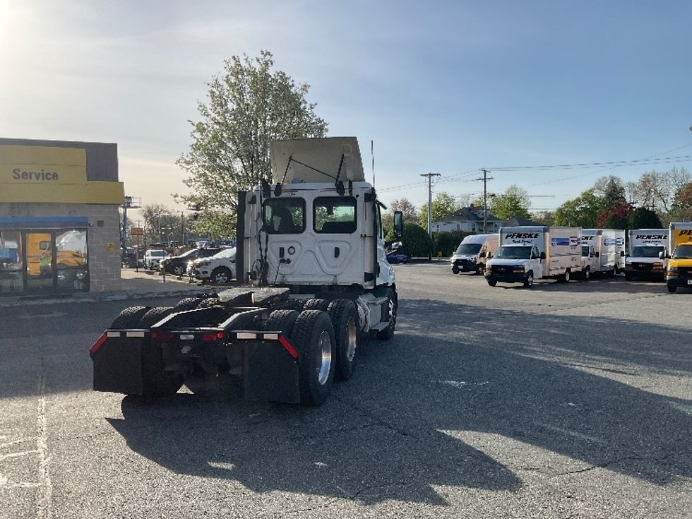 Day Cab Tractor-Heavy Duty Tractors-Freightliner-2020-T11664ST-Chicopee-MA-305,540\n\t\tmiles-$ 51,000 - Image 7