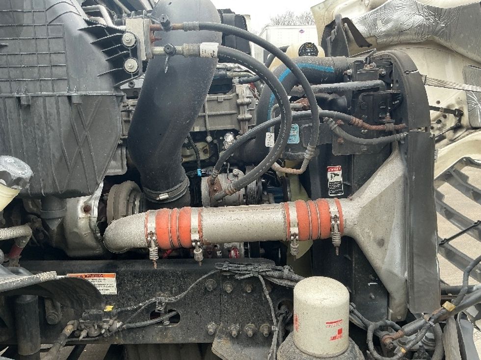 Day Cab Tractor-Heavy Duty Tractors-Freightliner-2020-T11664ST-Chicopee-MA-319,272\n\t\tmiles-$ 46,000 - Image 15