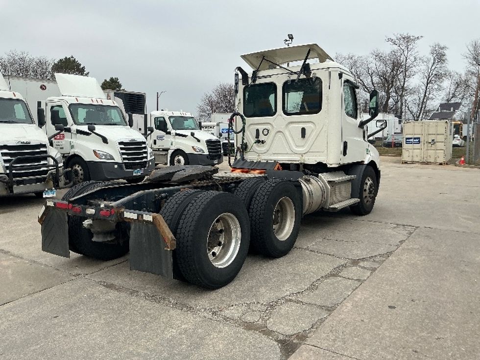 Day Cab Tractor-Heavy Duty Tractors-Freightliner-2020-T11664ST-Chicopee-MA-319,272\n\t\tmiles-$ 46,000 - Image 18