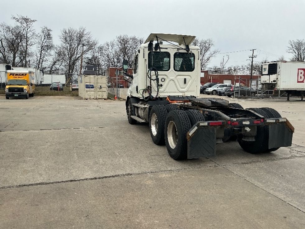 Day Cab Tractor-Heavy Duty Tractors-Freightliner-2020-T11664ST-Chicopee-MA-319,272\n\t\tmiles-$ 46,000 - Image 5