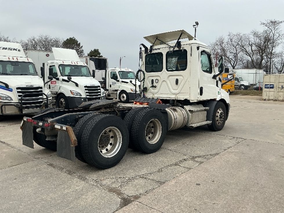 Day Cab Tractor-Heavy Duty Tractors-Freightliner-2020-T11664ST-Chicopee-MA-319,272\n\t\tmiles-$ 46,000 - Image 7