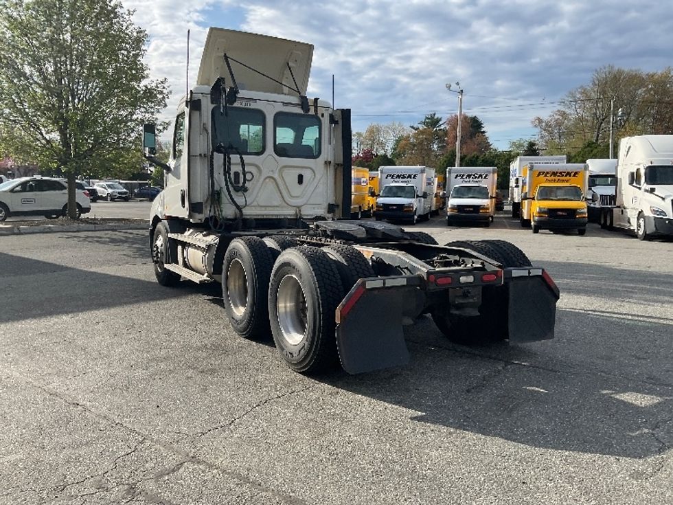 Day Cab Tractor-Heavy Duty Tractors-Freightliner-2020-T11664ST-Chicopee-MA-339,008\n\t\tmiles-$ 49,250 - Image 5