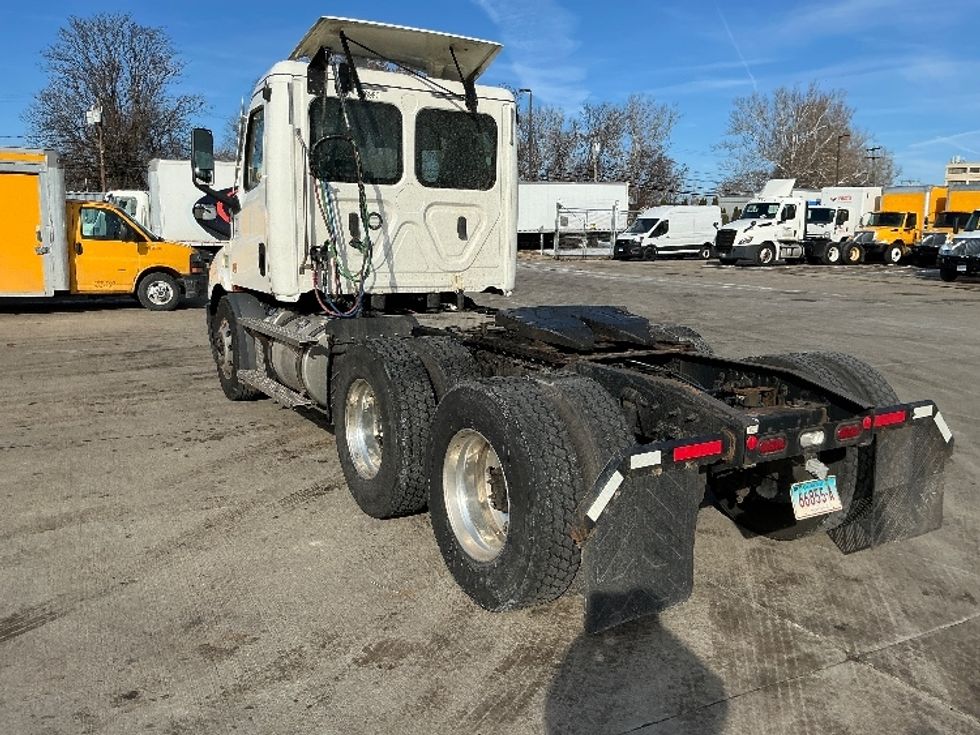 Day Cab Tractor-Heavy Duty Tractors-Freightliner-2020-T11664ST-Chicopee-MA-353,092\n\t\tmiles-$ 44,250 - Image 17