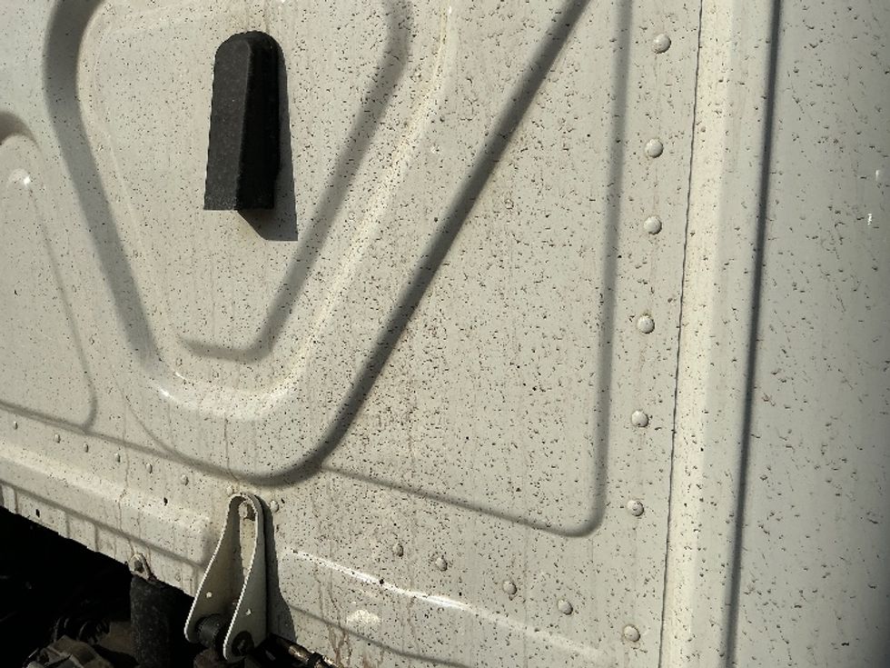 Day Cab Tractor-Heavy Duty Tractors-Freightliner-2020-T11664ST-Chicopee-MA-353,092\n\t\tmiles-$ 44,250 - Image 19