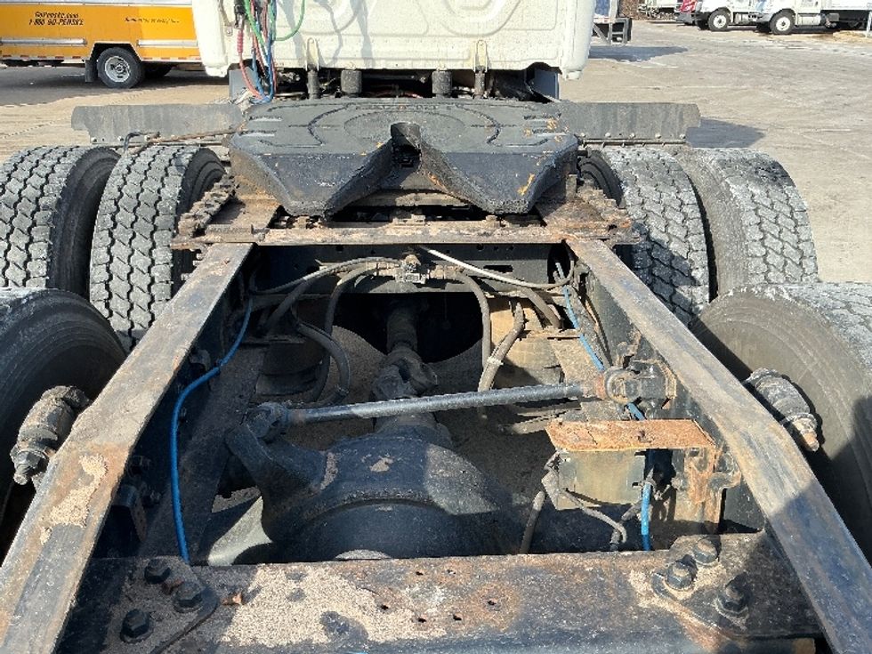 Day Cab Tractor-Heavy Duty Tractors-Freightliner-2020-T11664ST-Chicopee-MA-353,092\n\t\tmiles-$ 44,250 - Image 6