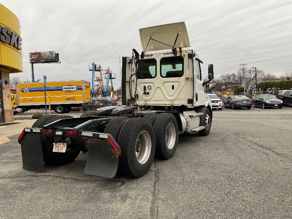 Day Cab Tractor-Heavy Duty Tractors-Freightliner-2020-T11664ST-Chicopee-MA-369,469\n\t\tmiles-$ 48,000 - Image 7