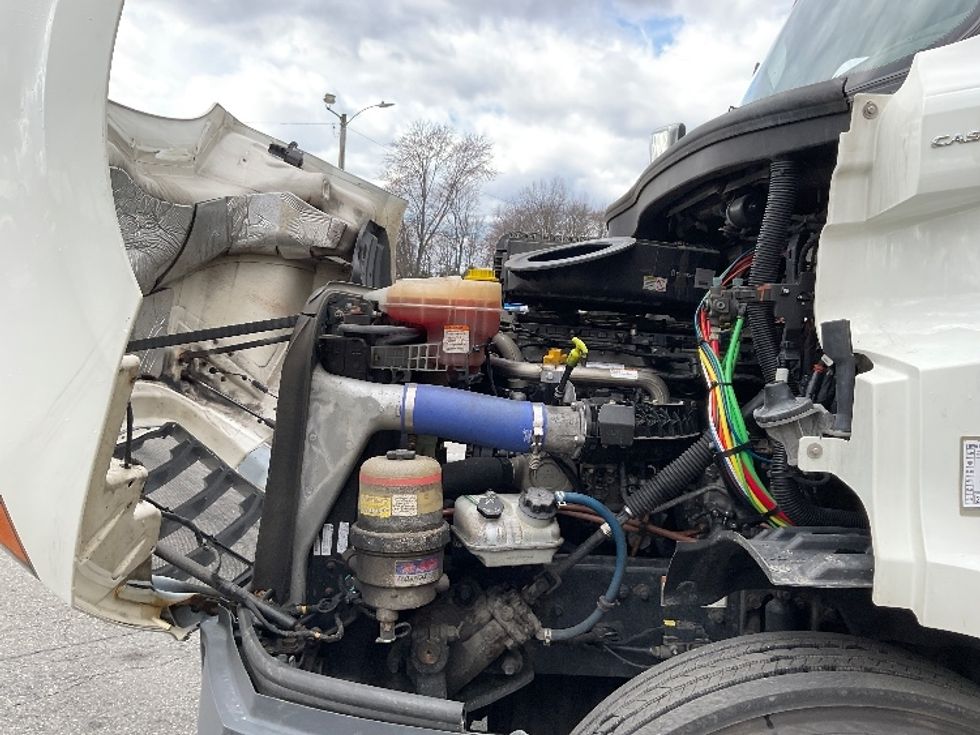 Day Cab Tractor-Heavy Duty Tractors-Freightliner-2020-T11664ST-Chicopee-MA-409,345\n\t\tmiles-$ 46,000 - Image 16