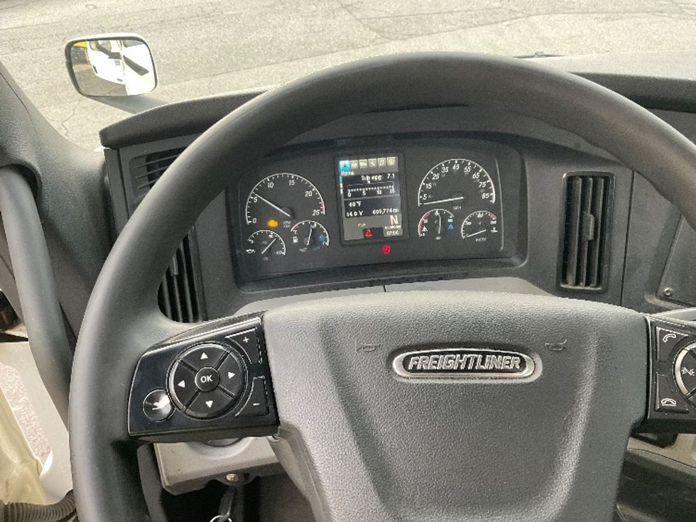 Day Cab Tractor-Heavy Duty Tractors-Freightliner-2020-T11664ST-Chicopee-MA-409,774\n\t\tmiles-$ 49,000 - Image 11