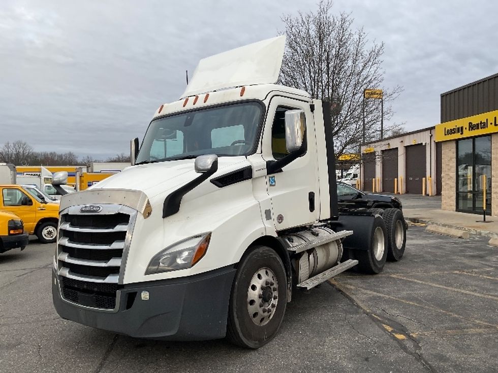 2020 Freightliner Cascadia 116" Day cab photo 3