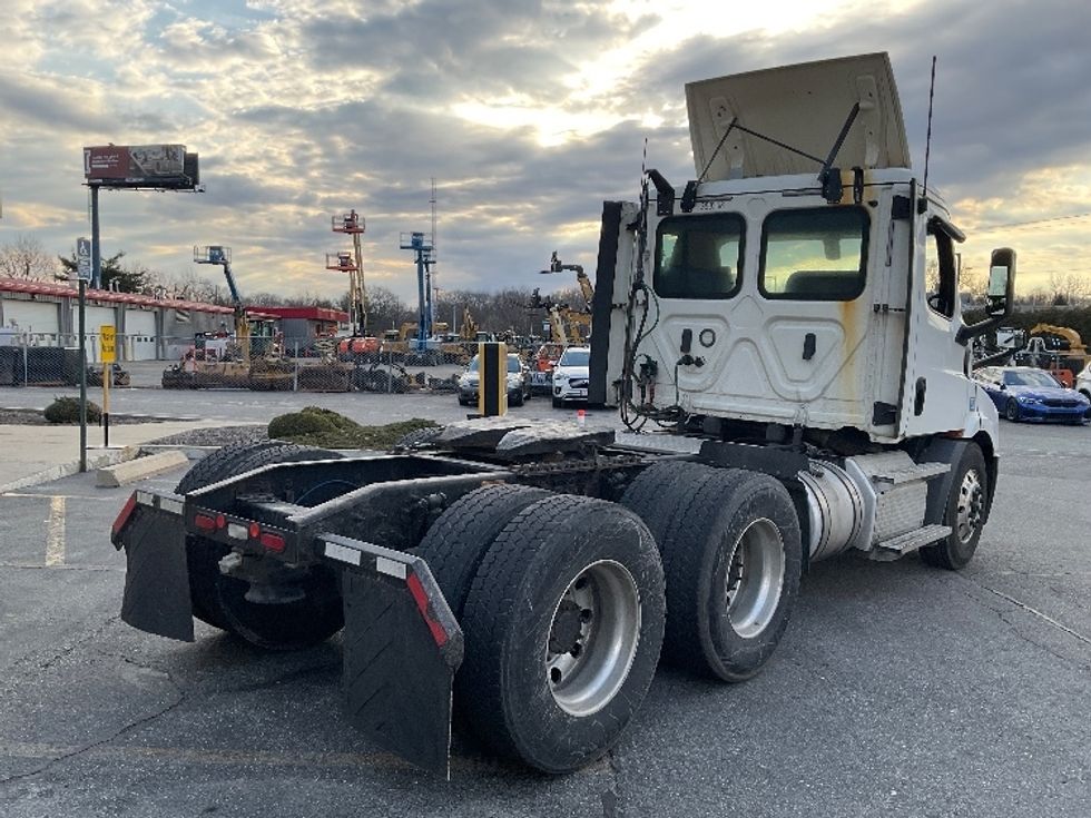 Day Cab Tractor-Heavy Duty Tractors-Freightliner-2020-T11664ST-Chicopee-MA-409,774\n\t\tmiles-$ 49,000 - Image 7
