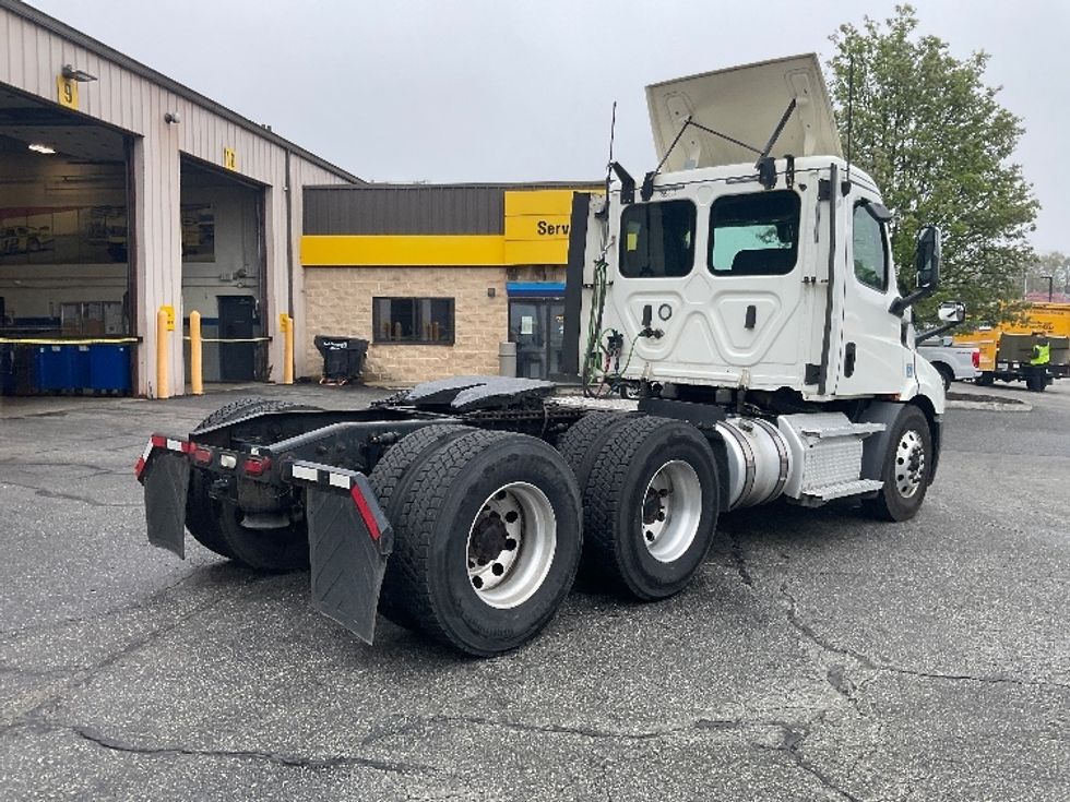 Day Cab Tractor-Heavy Duty Tractors-Freightliner-2020-T11664ST-Chicopee-MA-410,638\n\t\tmiles-$ 46,000 - Image 7