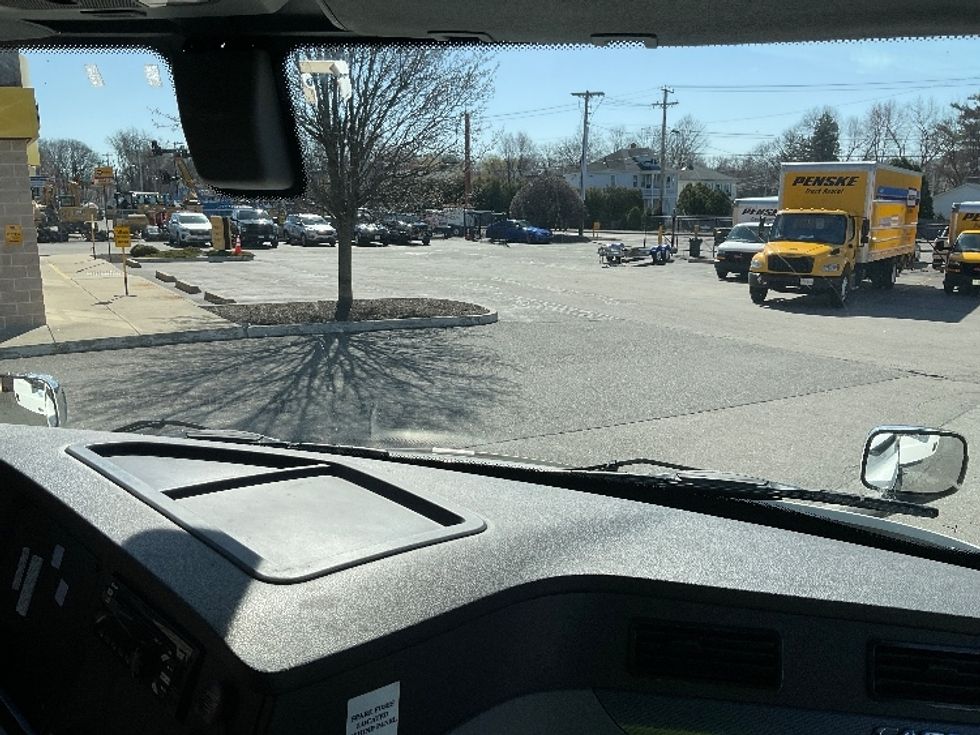 Day Cab Tractor-Heavy Duty Tractors-Freightliner-2020-T11664ST-Chicopee-MA-425,674\n\t\tmiles-$ 45,000 - Image 13