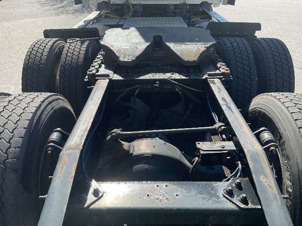 Day Cab Tractor-Heavy Duty Tractors-Freightliner-2020-T11664ST-Chicopee-MA-425,674\n\t\tmiles-$ 45,000 - Image 6