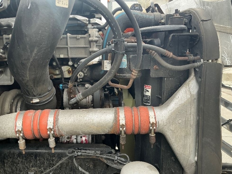 Day Cab Tractor-Heavy Duty Tractors-Freightliner-2020-T11664ST-Chicopee-MA-447,010\n\t\tmiles-$ 37,250 - Image 15