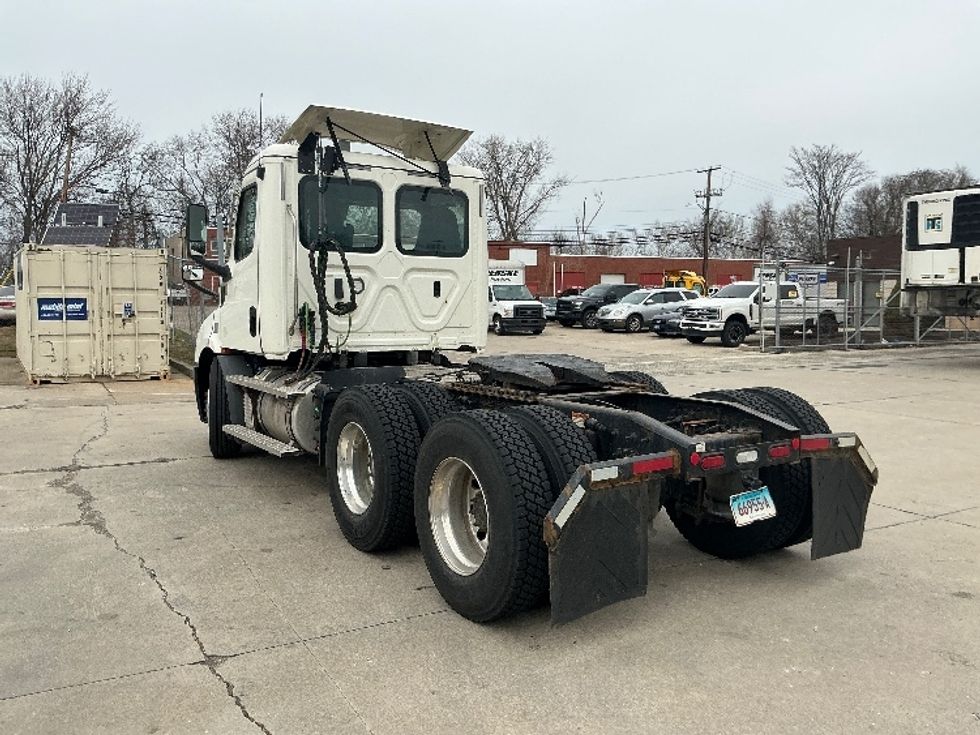 Day Cab Tractor-Heavy Duty Tractors-Freightliner-2020-T11664ST-Chicopee-MA-447,010\n\t\tmiles-$ 37,250 - Image 5