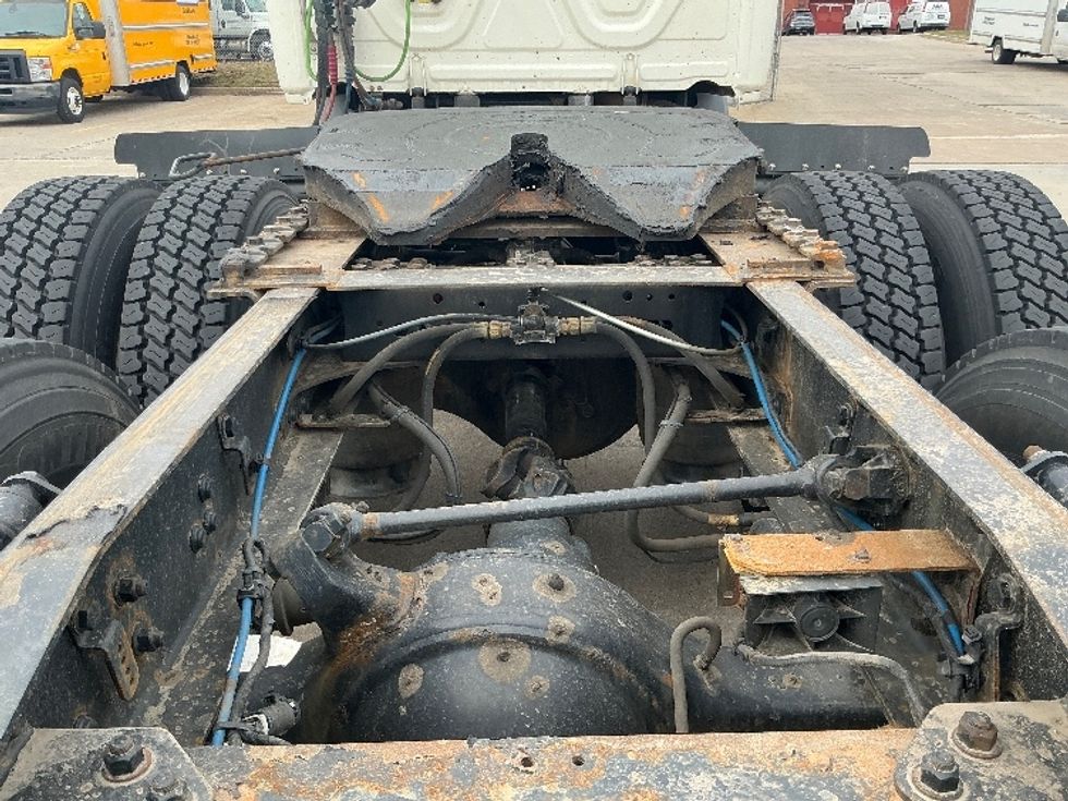 Day Cab Tractor-Heavy Duty Tractors-Freightliner-2020-T11664ST-Chicopee-MA-447,010\n\t\tmiles-$ 37,250 - Image 6
