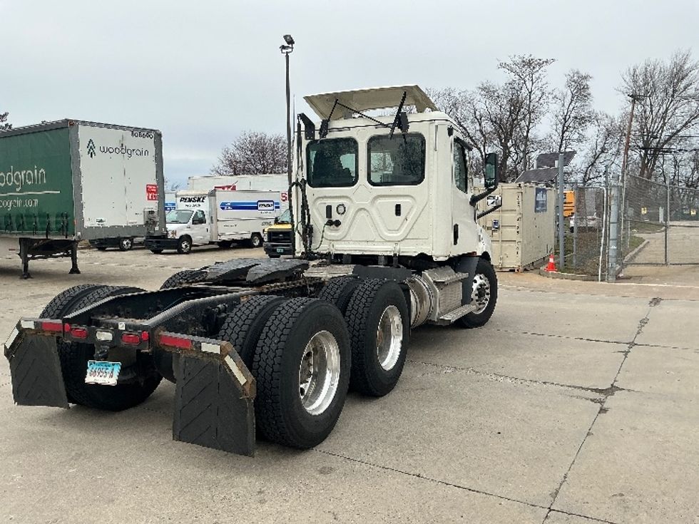 Day Cab Tractor-Heavy Duty Tractors-Freightliner-2020-T11664ST-Chicopee-MA-447,010\n\t\tmiles-$ 37,250 - Image 7