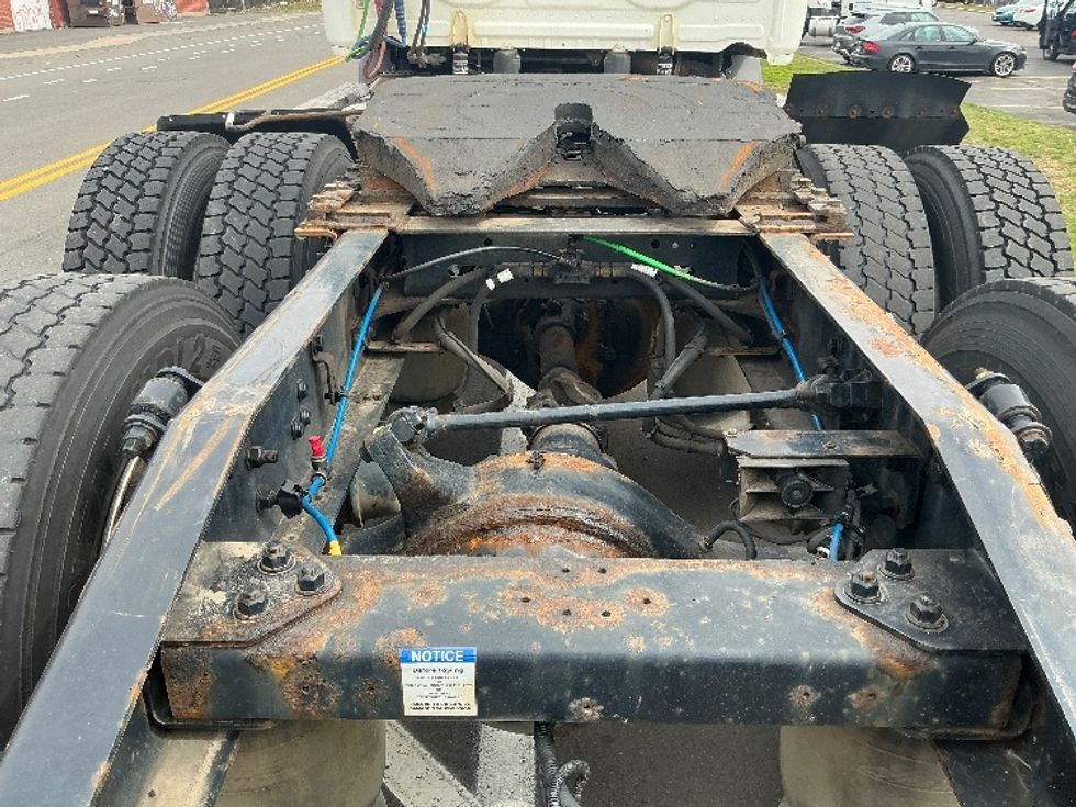 Day Cab Tractor-Heavy Duty Tractors-Freightliner-2020-T11664ST-Chicopee-MA-457,018\n\t\tmiles-$ 39,250 - Image 6